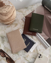 Load image into Gallery viewer, Venice Passport Holder | Saddle Malt