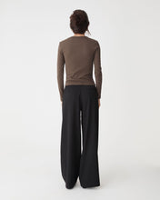 Load image into Gallery viewer, Devon Long Sleeve Rib Tee | Chocolate
