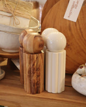 Load image into Gallery viewer, Oracle Wood S&P Grinder 5.5 x16cm | Natural