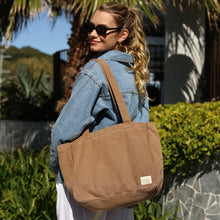 Load image into Gallery viewer, Everyday Pocket Tote | Mocha