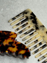 Load image into Gallery viewer, The Curve Clip | Maple