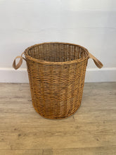 Load image into Gallery viewer, Lucas Hamper