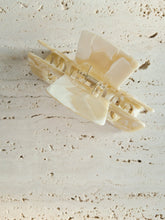 Load image into Gallery viewer, Lounge Clip Large | Shell