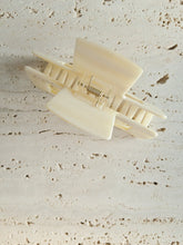Load image into Gallery viewer, Lounge Clip Large | Cream
