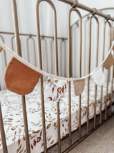 Load image into Gallery viewer, 100% COTTON D'Anjou Pear Bunting