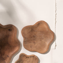 Load image into Gallery viewer, teak timber curved flora plate 
