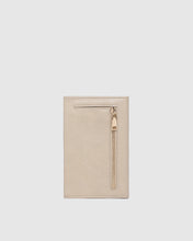 Load image into Gallery viewer, Venice Passport Holder | Saddle Malt
