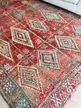 Load image into Gallery viewer, Vintage Moroccan Boujaad Rug | 350x210cm
