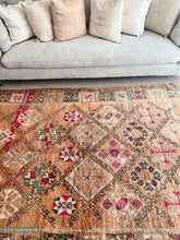 Load image into Gallery viewer, Vintage Moroccan Boujaad Rug | 240x170cm
