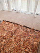 Load image into Gallery viewer, Vintage Moroccan Boujaad Rug | 260x 170cm
