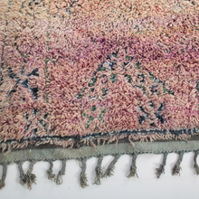 Load image into Gallery viewer, Vintage Moroccan Boujaad Rug 191x374cm | Moroccan Sunrise
