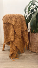 Load image into Gallery viewer, Burbuja Throw | Tan
