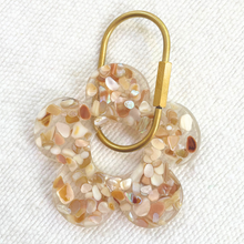Load image into Gallery viewer, Handmade Daisy Keyring |  Speckle

