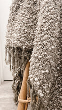 Load image into Gallery viewer, Burbujeo Throw | Sage
