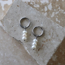 Load image into Gallery viewer, Mallow Stack Earrings
