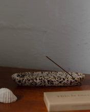Load image into Gallery viewer, The Collector Ceramic Holder | Leopard
