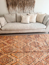 Load image into Gallery viewer, Vintage Moroccan Boujaad Rug | 260x 170cm
