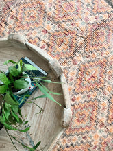 Load image into Gallery viewer, Vintage Moroccan Boujaad Rug | 260x 170cm
