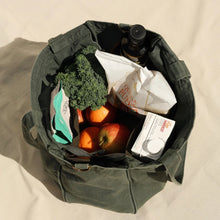 Load image into Gallery viewer, Everyday Pocket Tote | Forest

