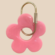 Load image into Gallery viewer, Handmade Daisy Keyring | Pink Swirl
