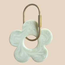 Load image into Gallery viewer, Handmade Daisy Keyring | Mint
