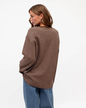 Load image into Gallery viewer, Maddie Long Sleeve Tee – Chocolate/Pink
