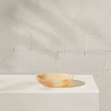 Load image into Gallery viewer, Abril Onyx Dish
