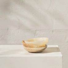 Load image into Gallery viewer, Abril Onyx Dish
