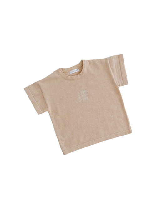 SIGNATURE TEE | SAND FLECK