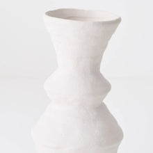 Load image into Gallery viewer, Aukia Vase
