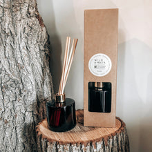 Load image into Gallery viewer, Reed Diffuser | Coconut &amp; Lime

