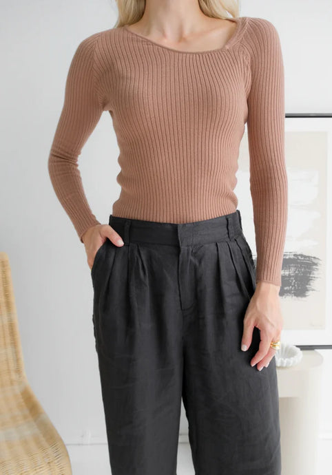 Ellie Off Center Long Sleeve Top | Café au Lait