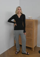 Load image into Gallery viewer, Shania Button Down Long Sleeve Top | Black
