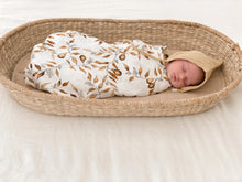 Load image into Gallery viewer, D&#39;Anjou Pear Swaddle
